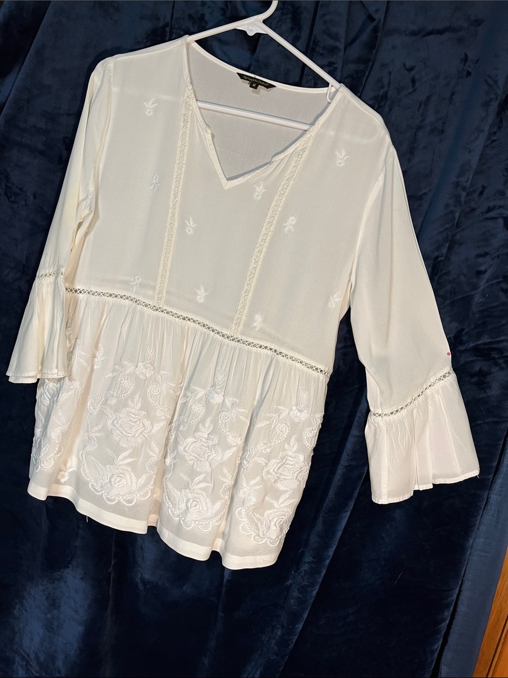 Ladies White Light Blouse w/bell sleeves